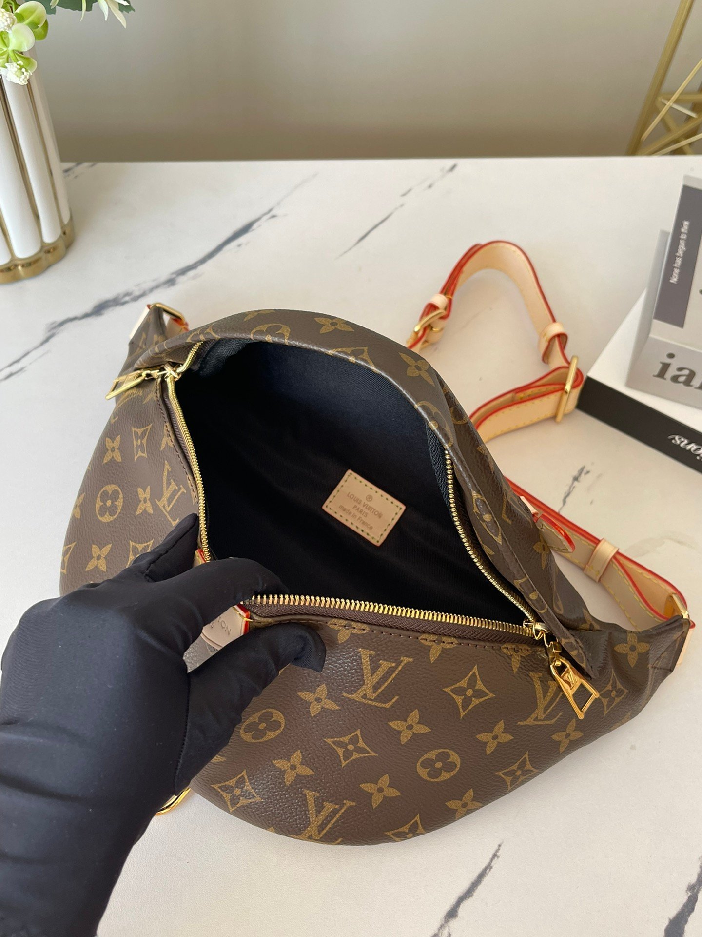 LOUIS VUITTON M43644