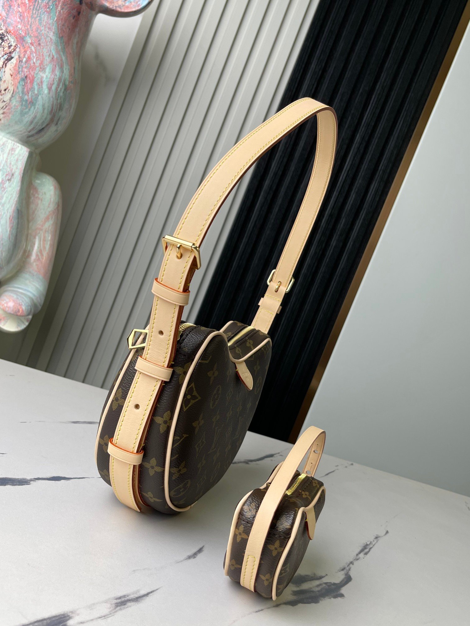 LOUIS VUITTON M46828