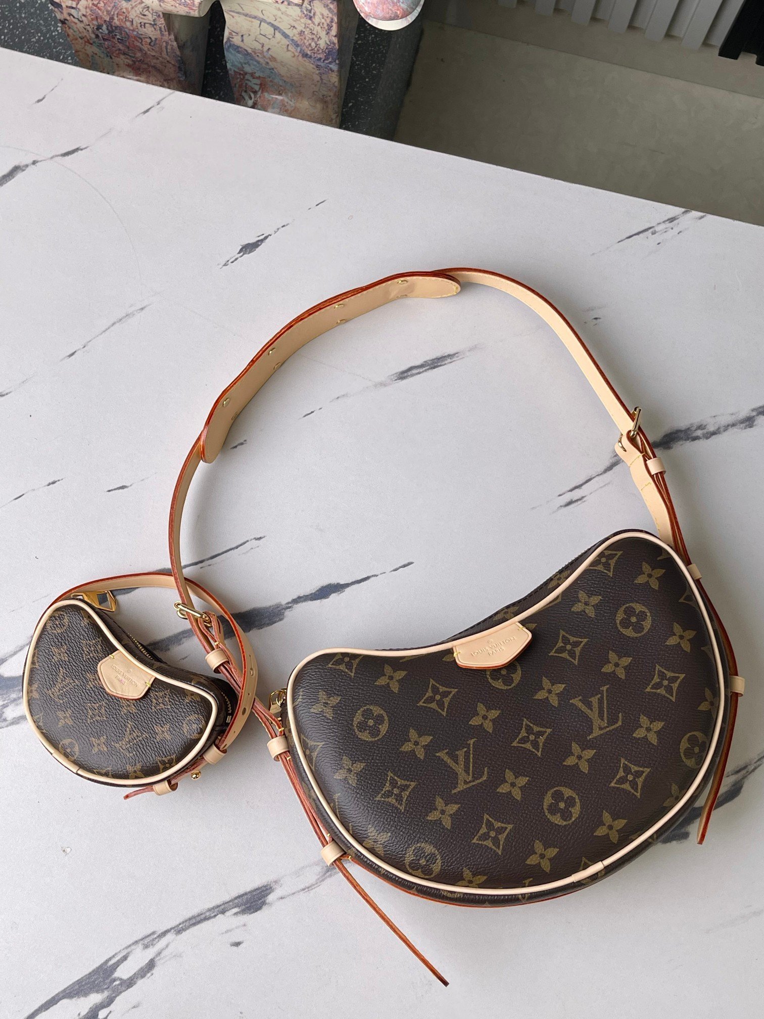 LOUIS VUITTON M46828