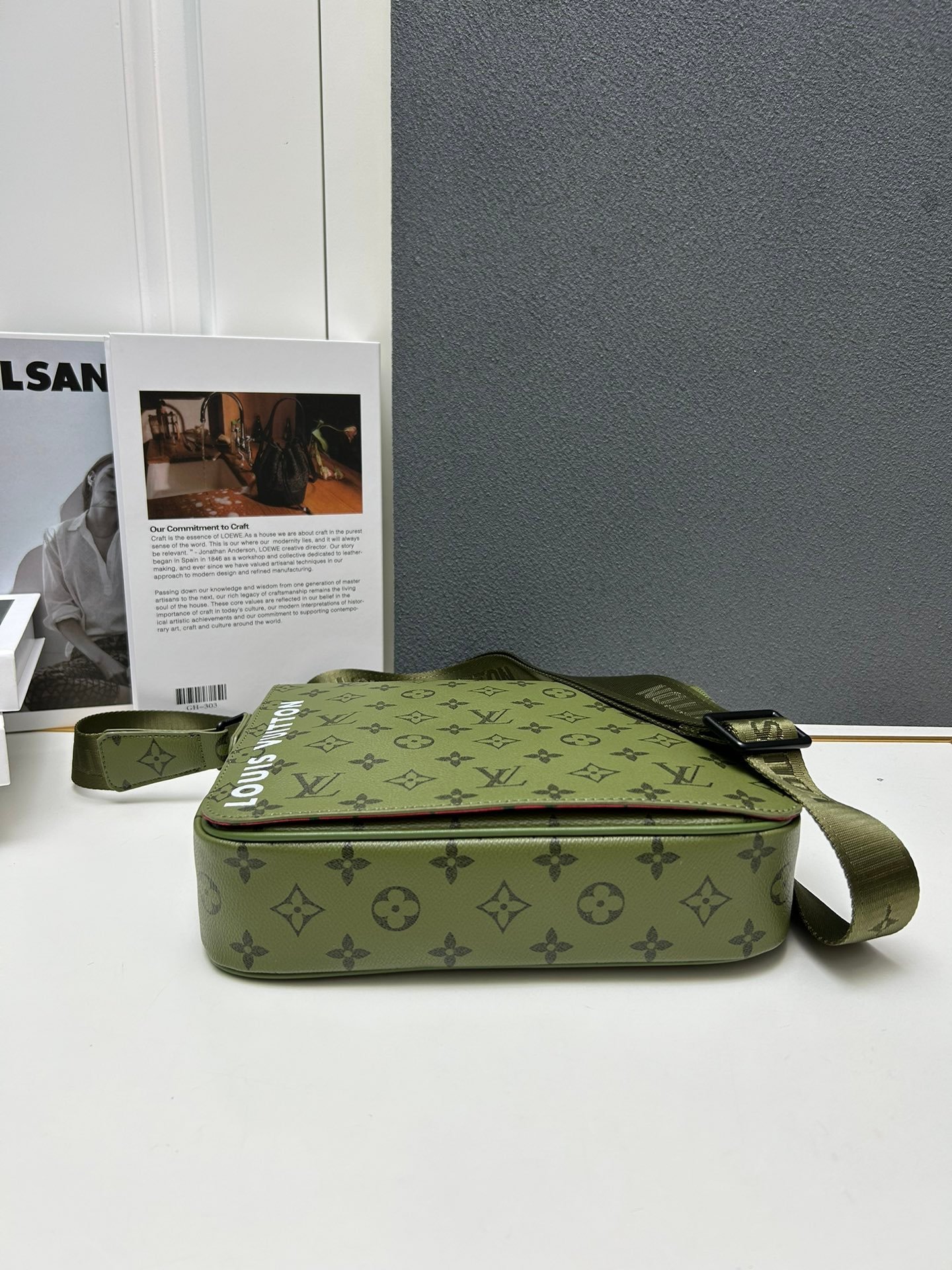 LOUIS VUITTON