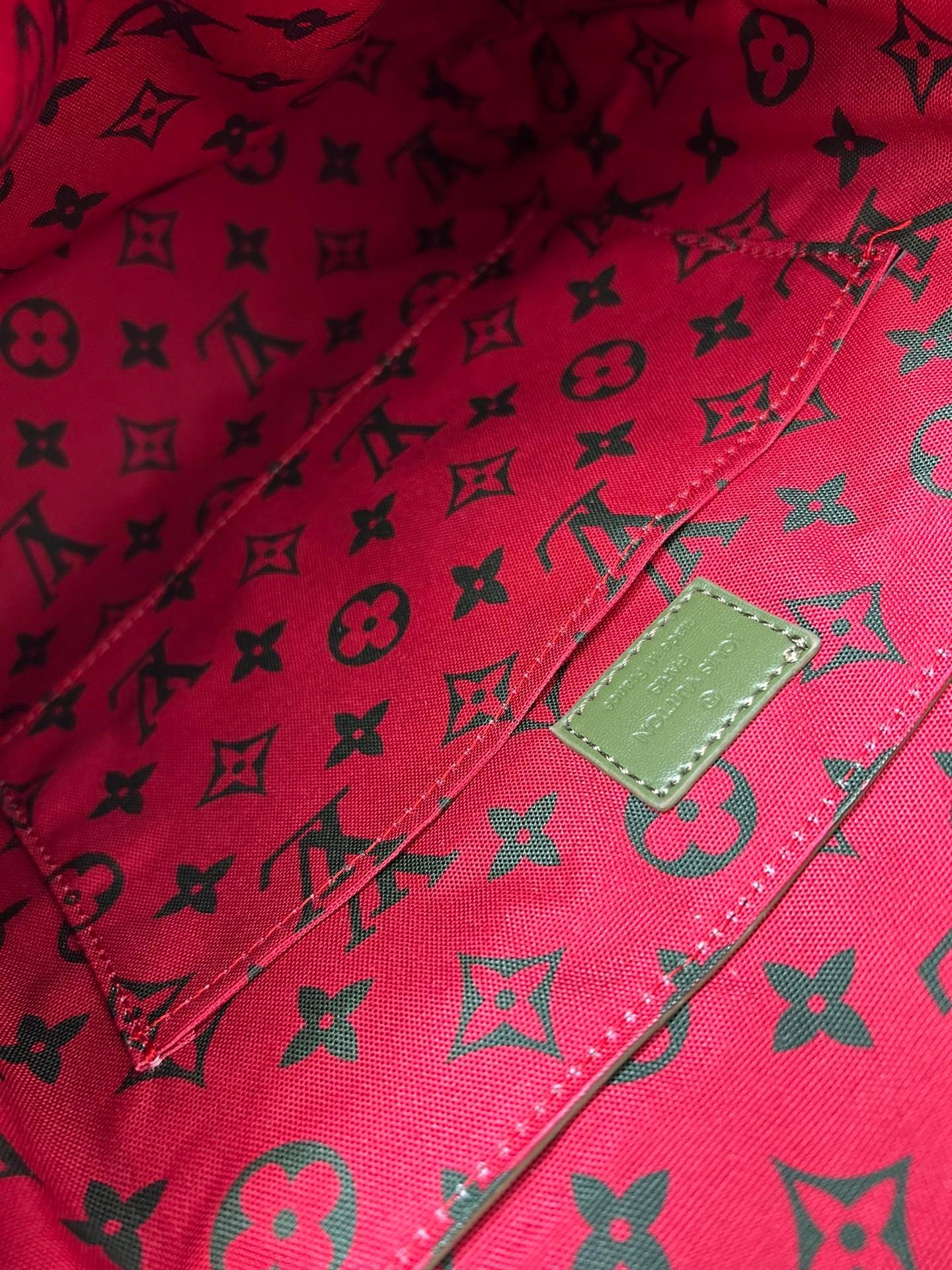 LOUIS VUITTON