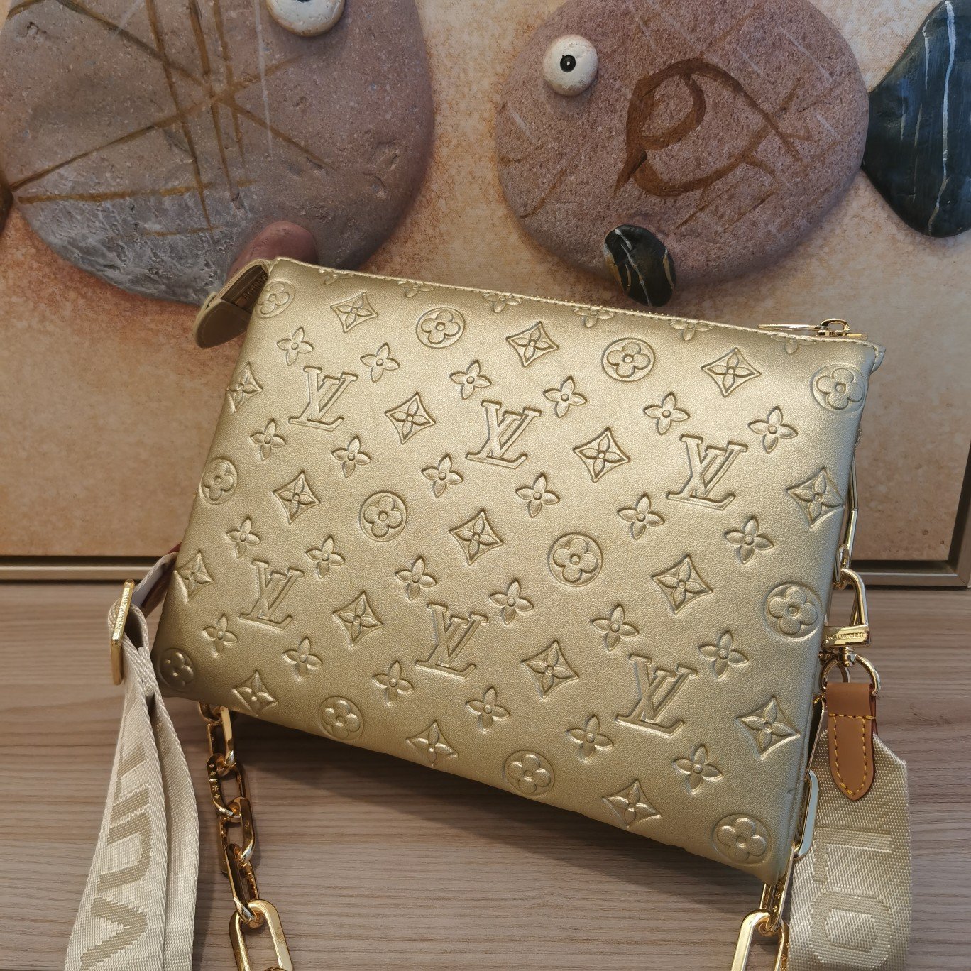 LOUIS VUITTON