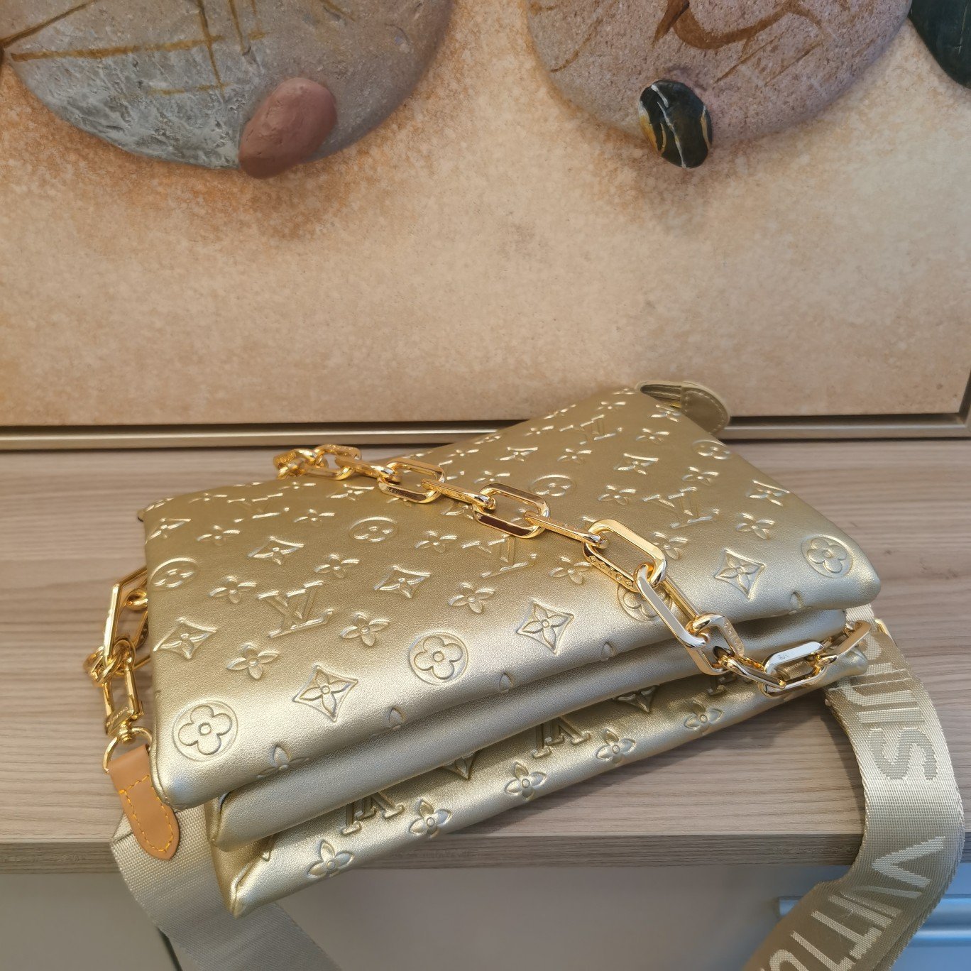 LOUIS VUITTON