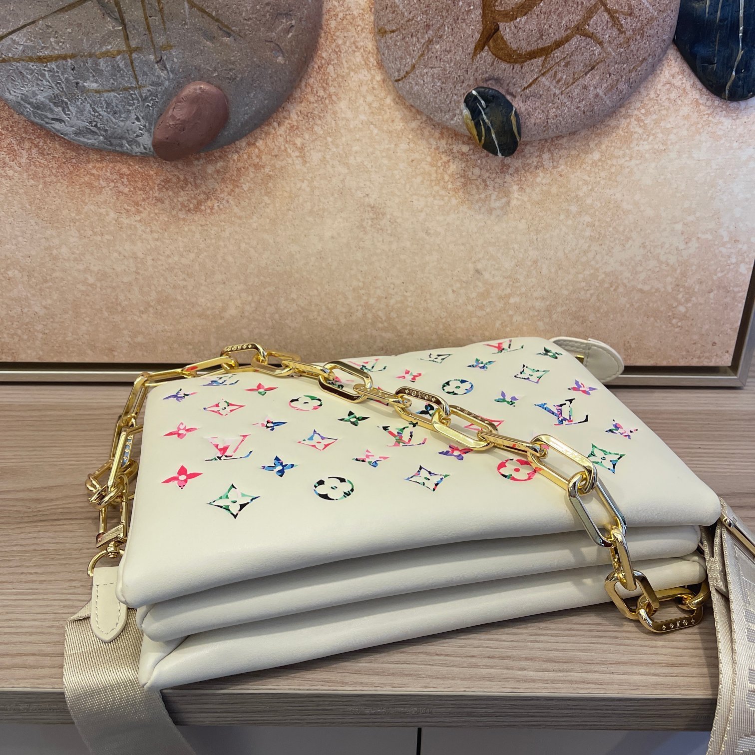 LOUIS VUITTON