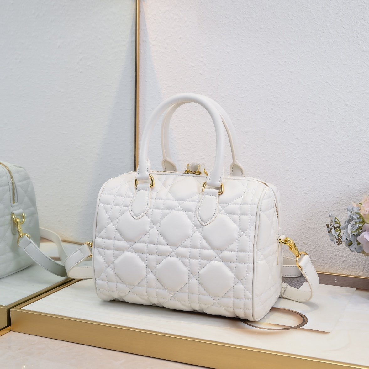 DIOR