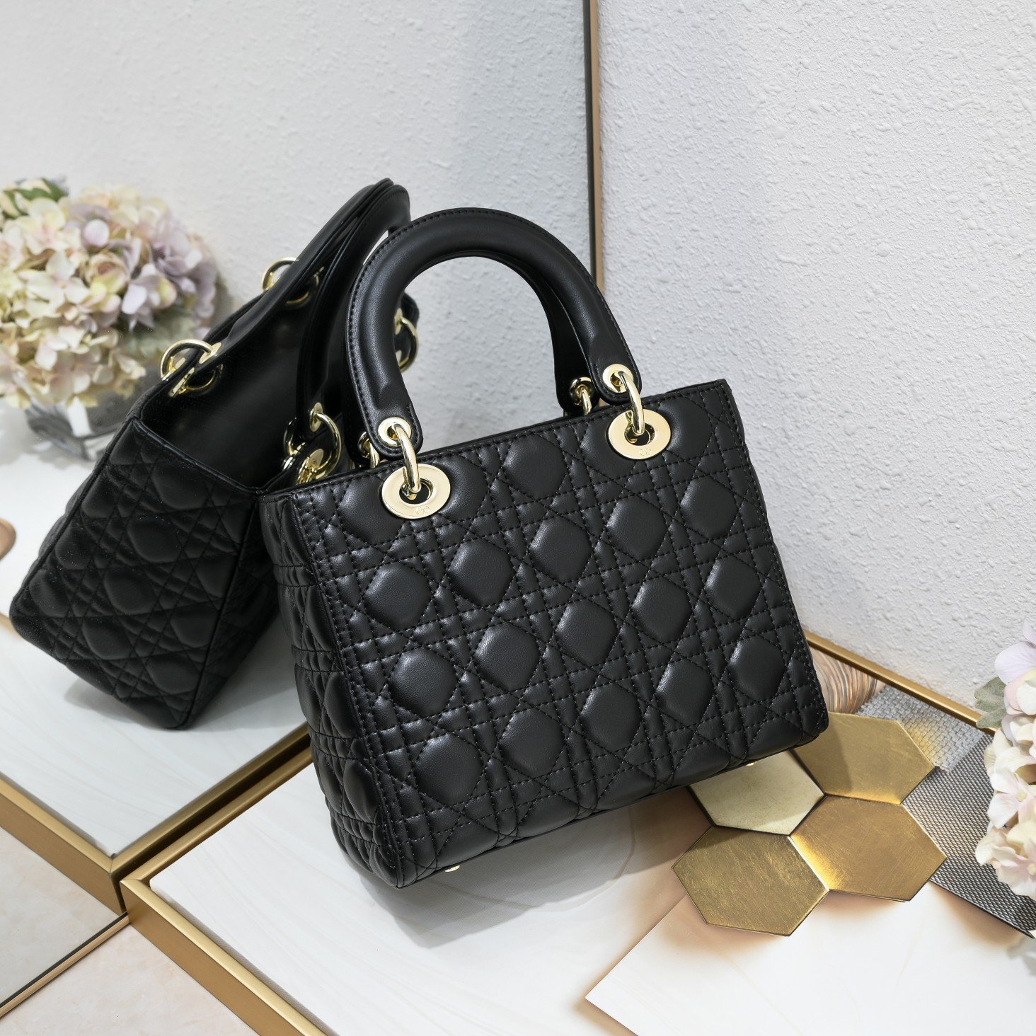 DIOR