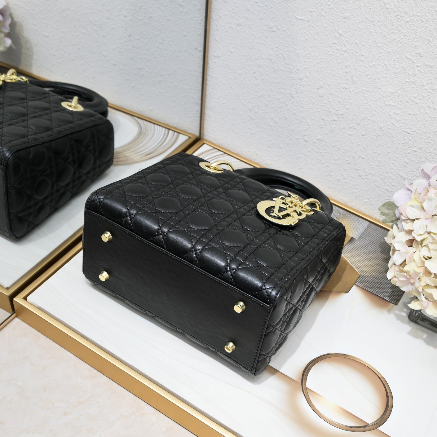 DIOR