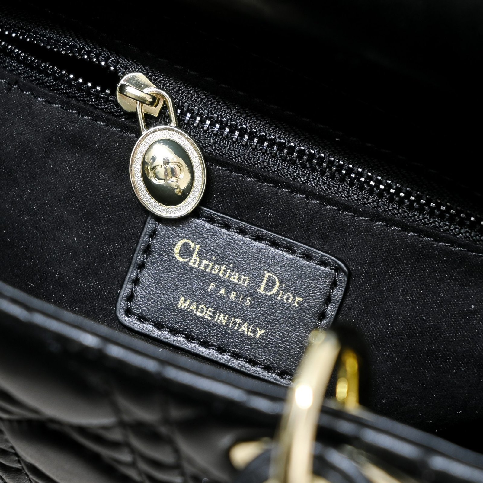 DIOR