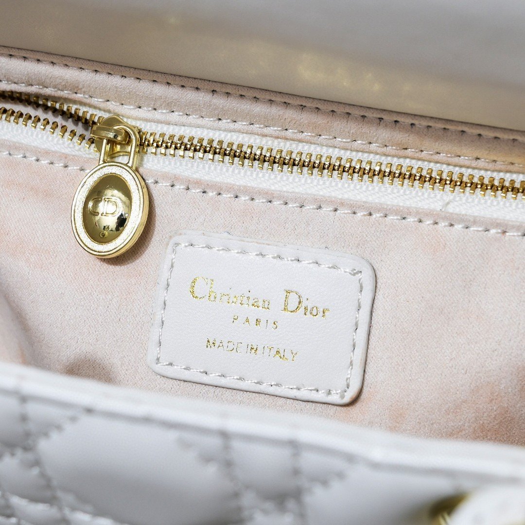 DIOR