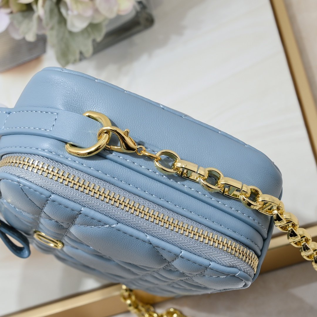 DIOR