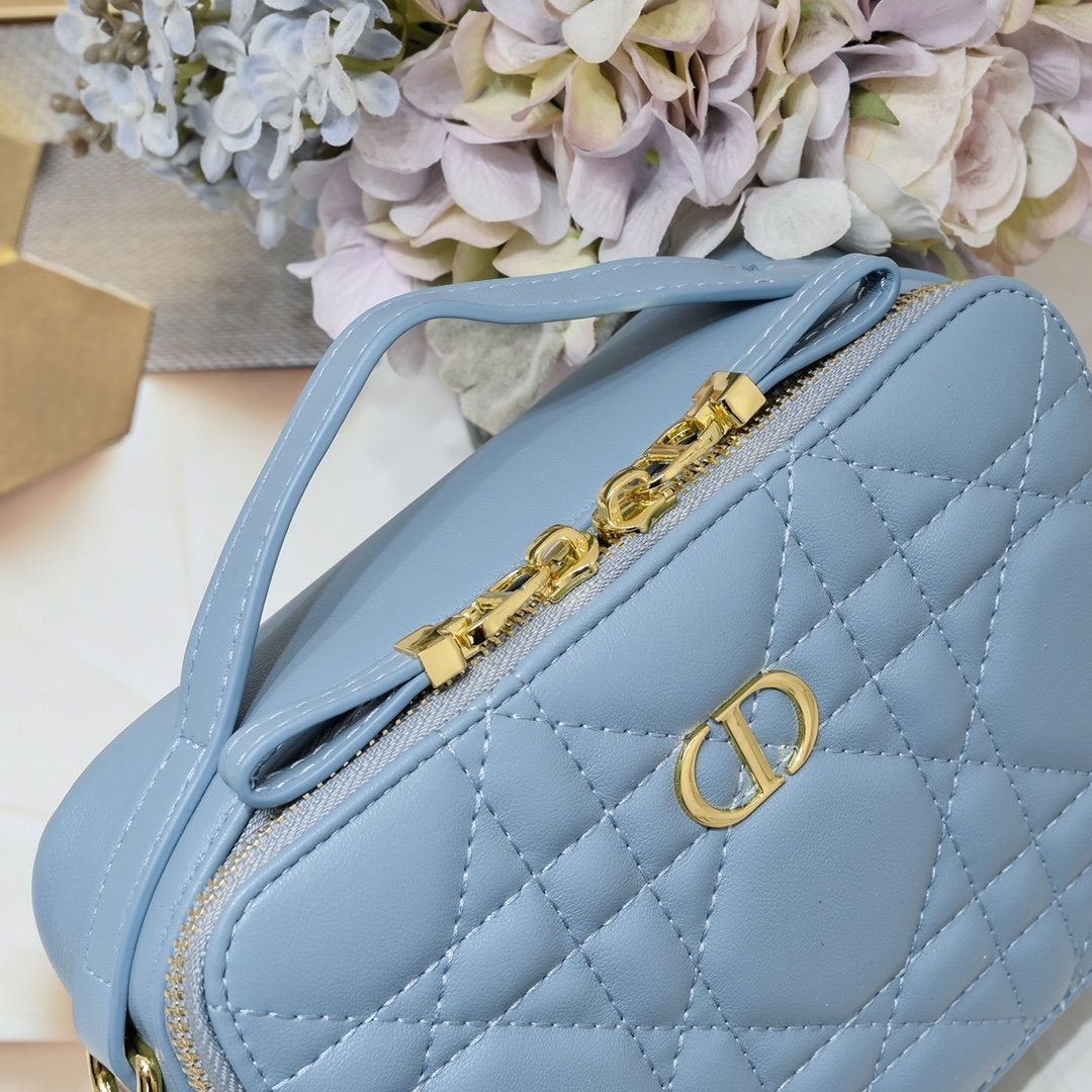 DIOR
