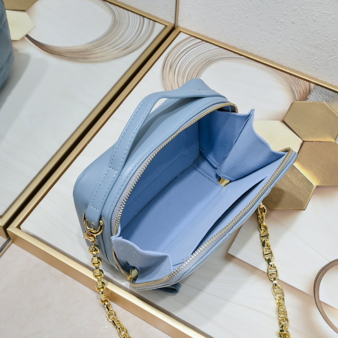 DIOR