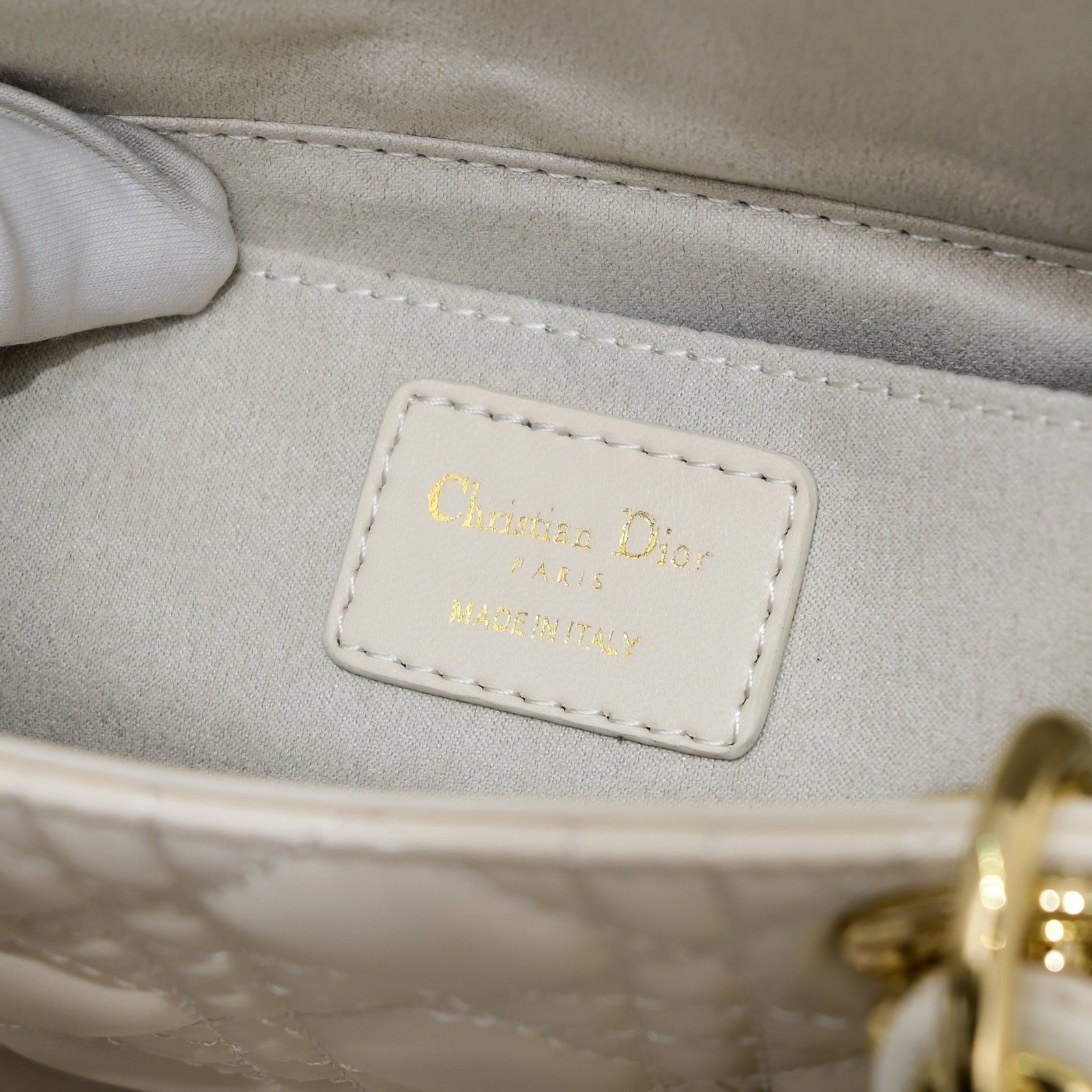 DIOR