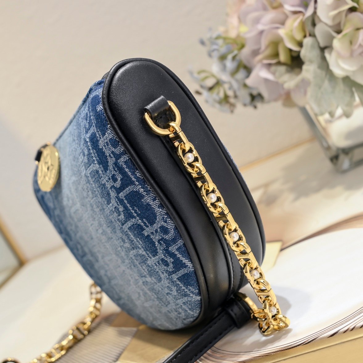 DIOR