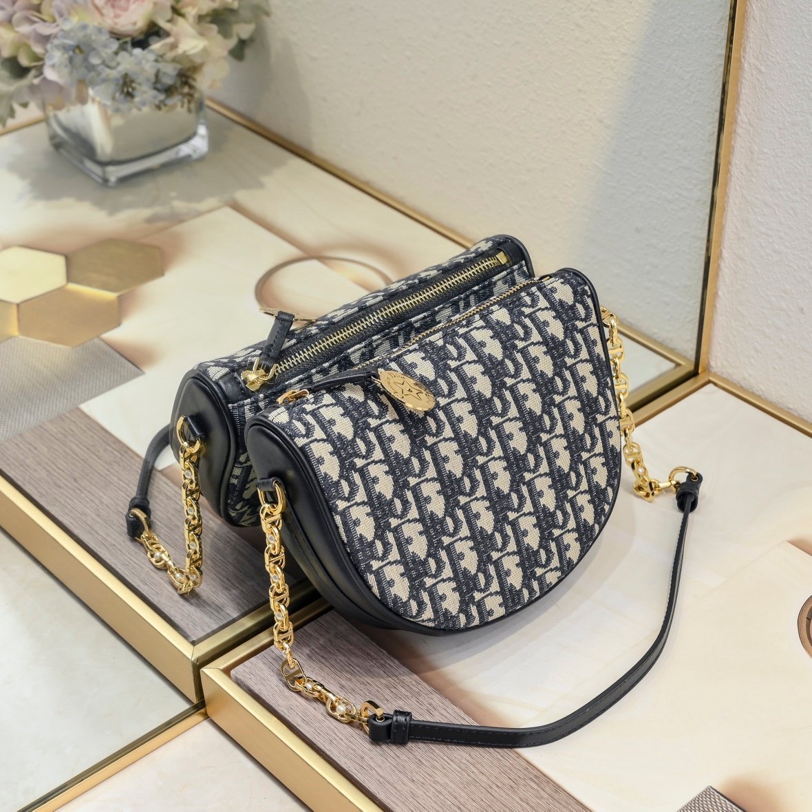 DIOR
