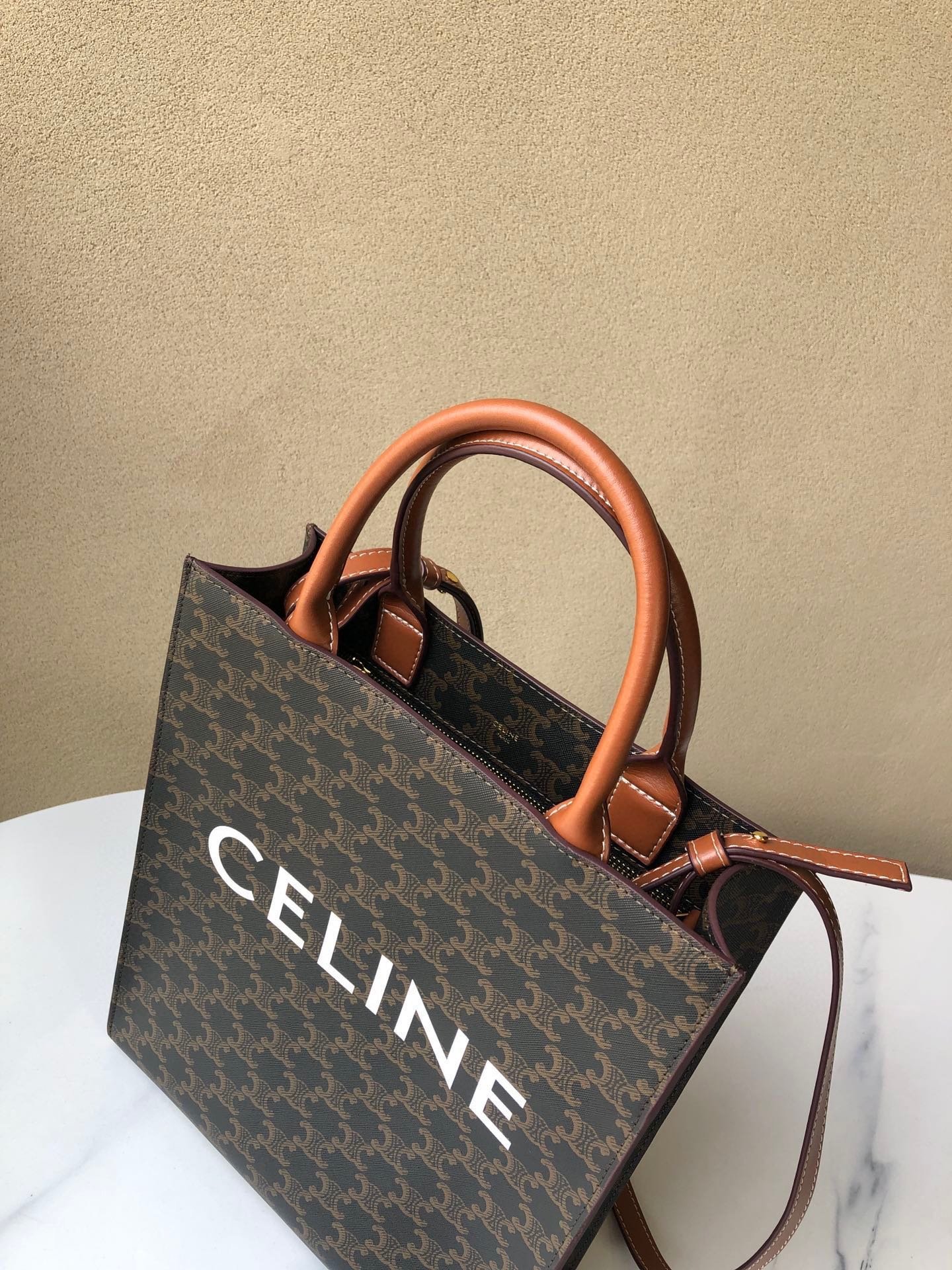 CELINE