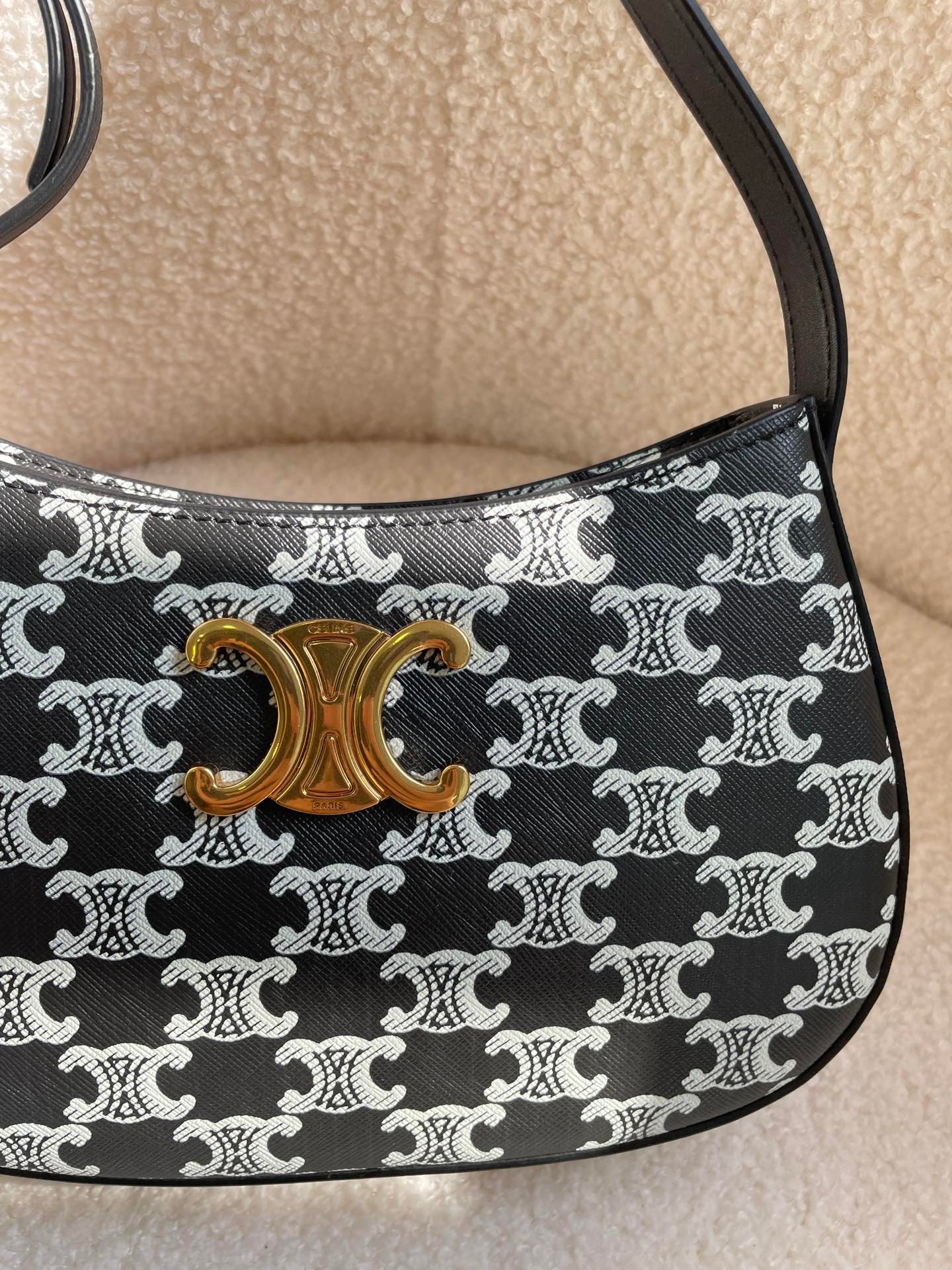 CELINE