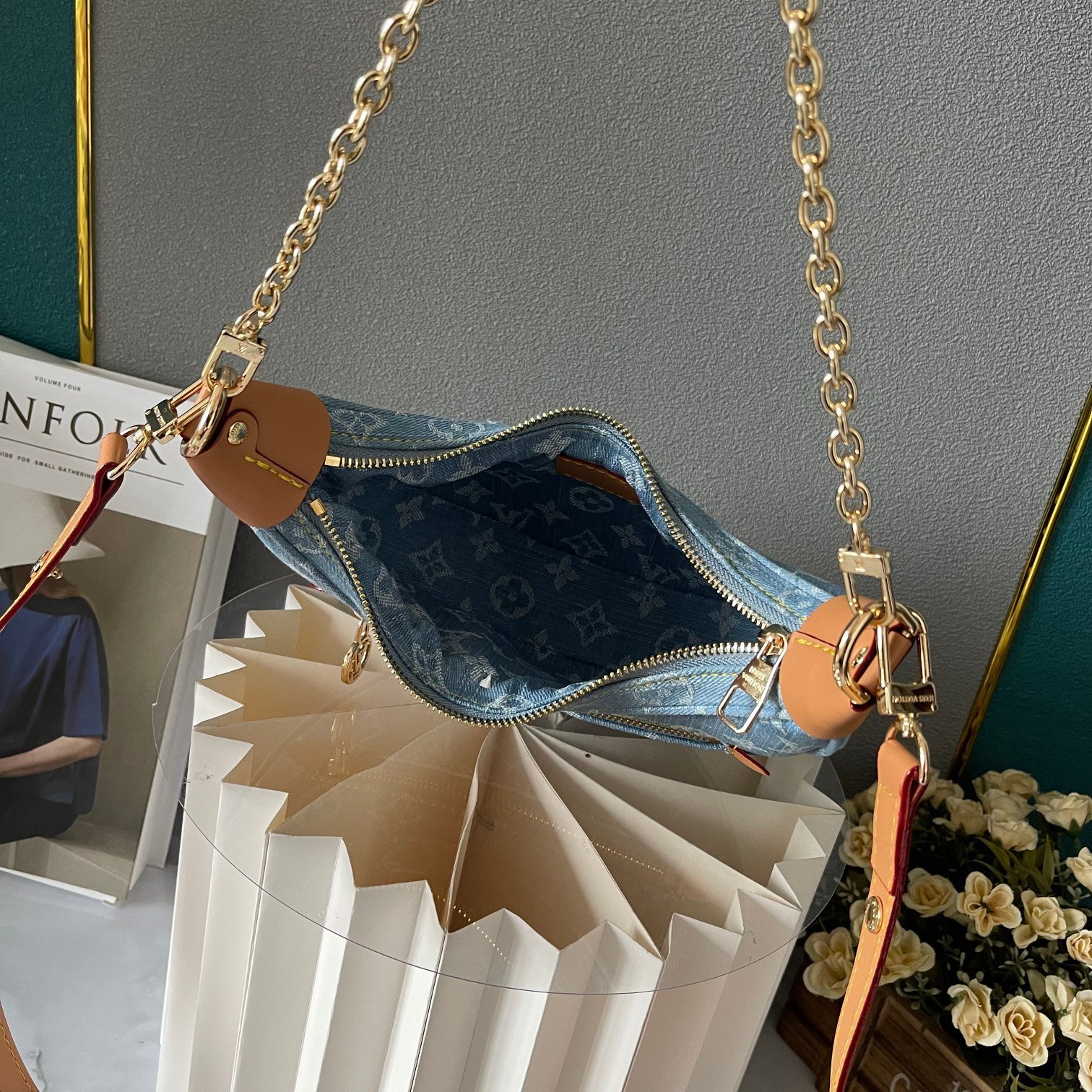 LOUIS VUITTON