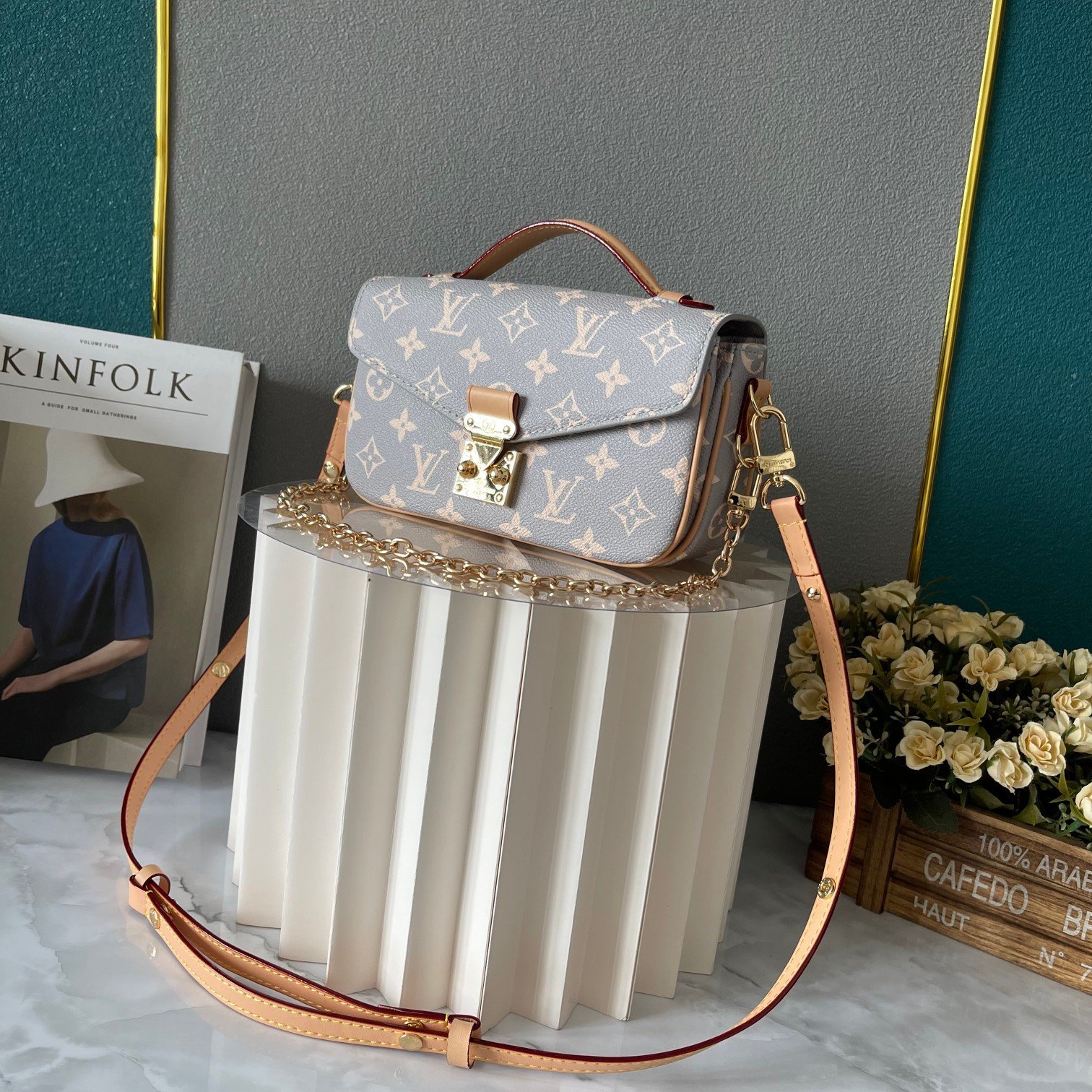 LOUIS VUITTON