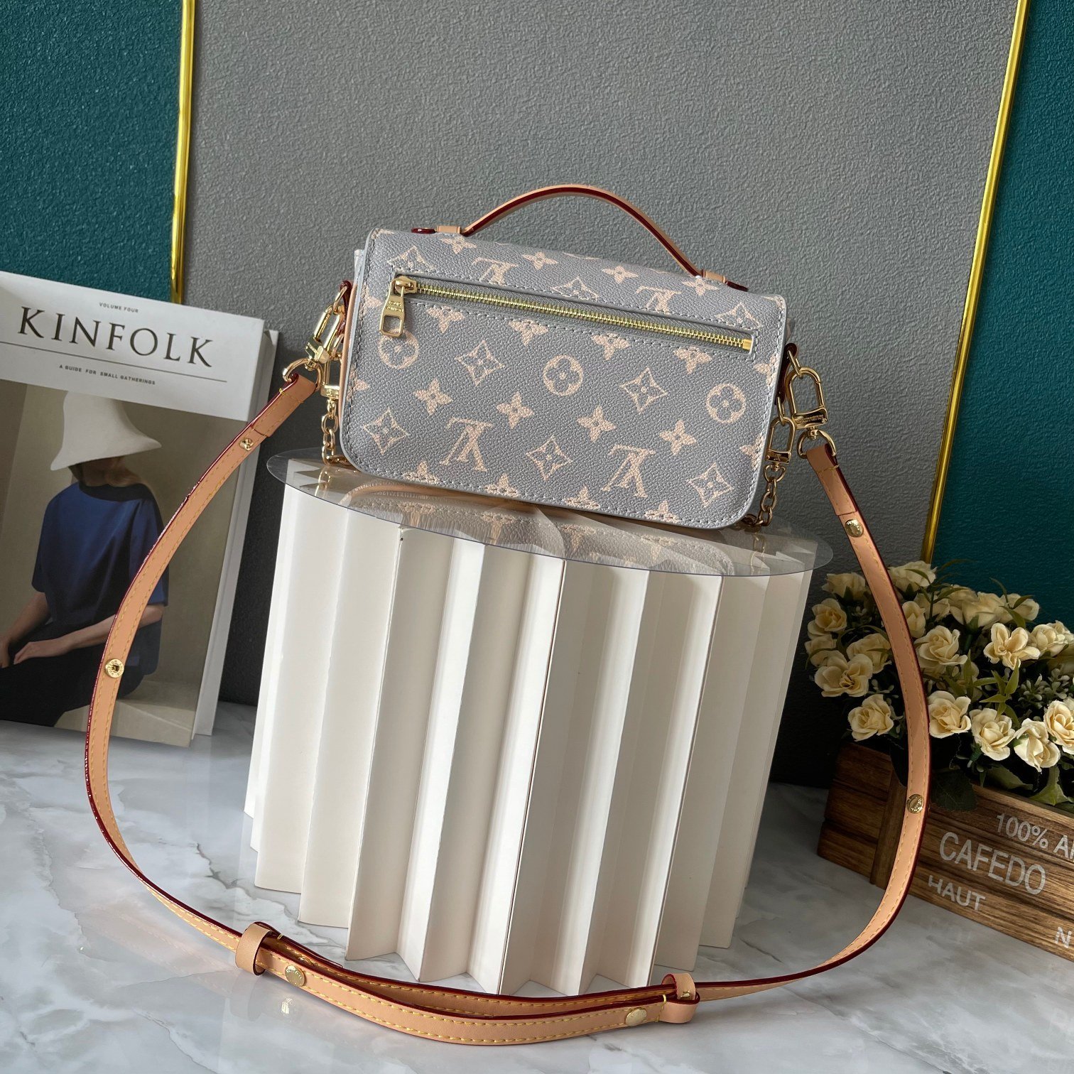 LOUIS VUITTON