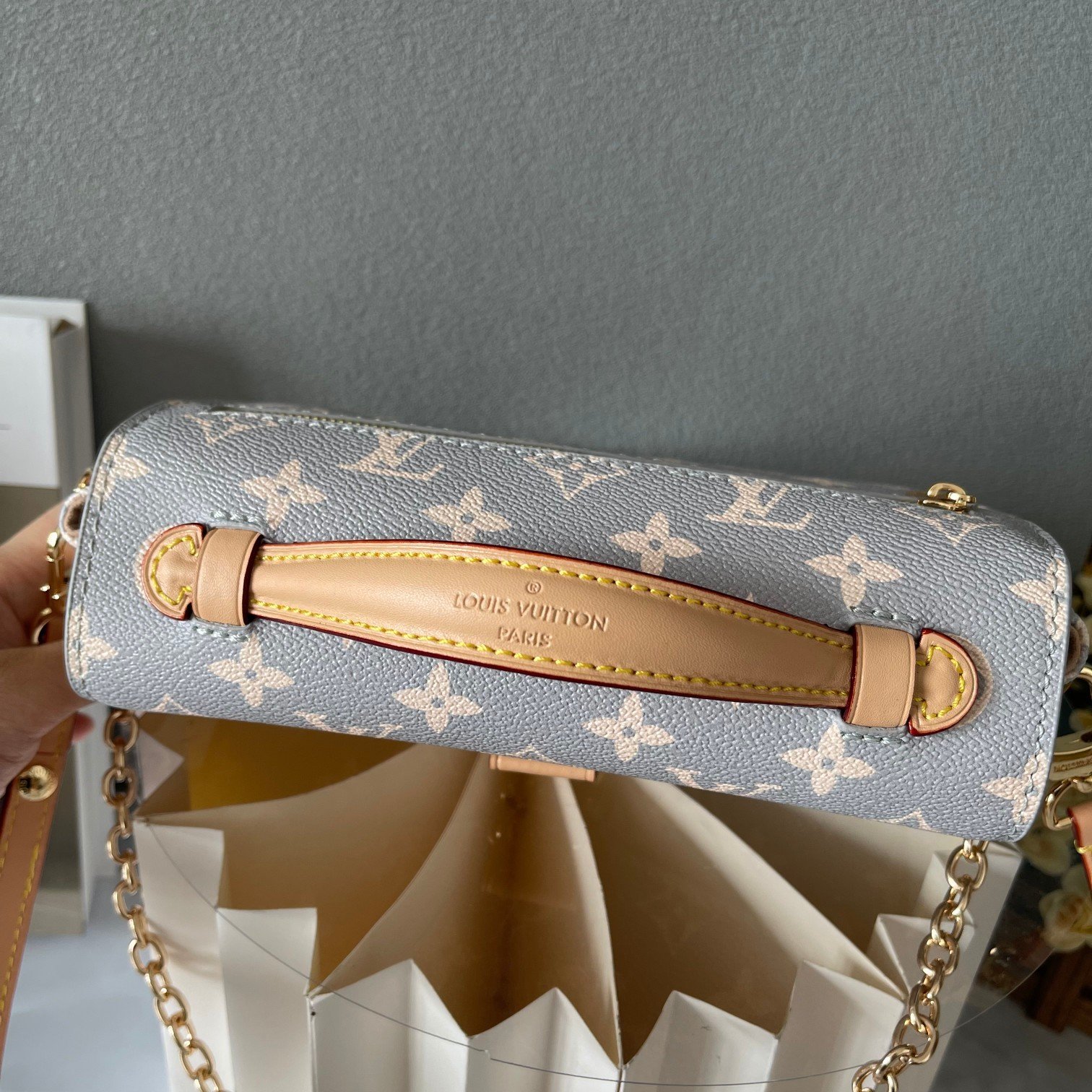 LOUIS VUITTON