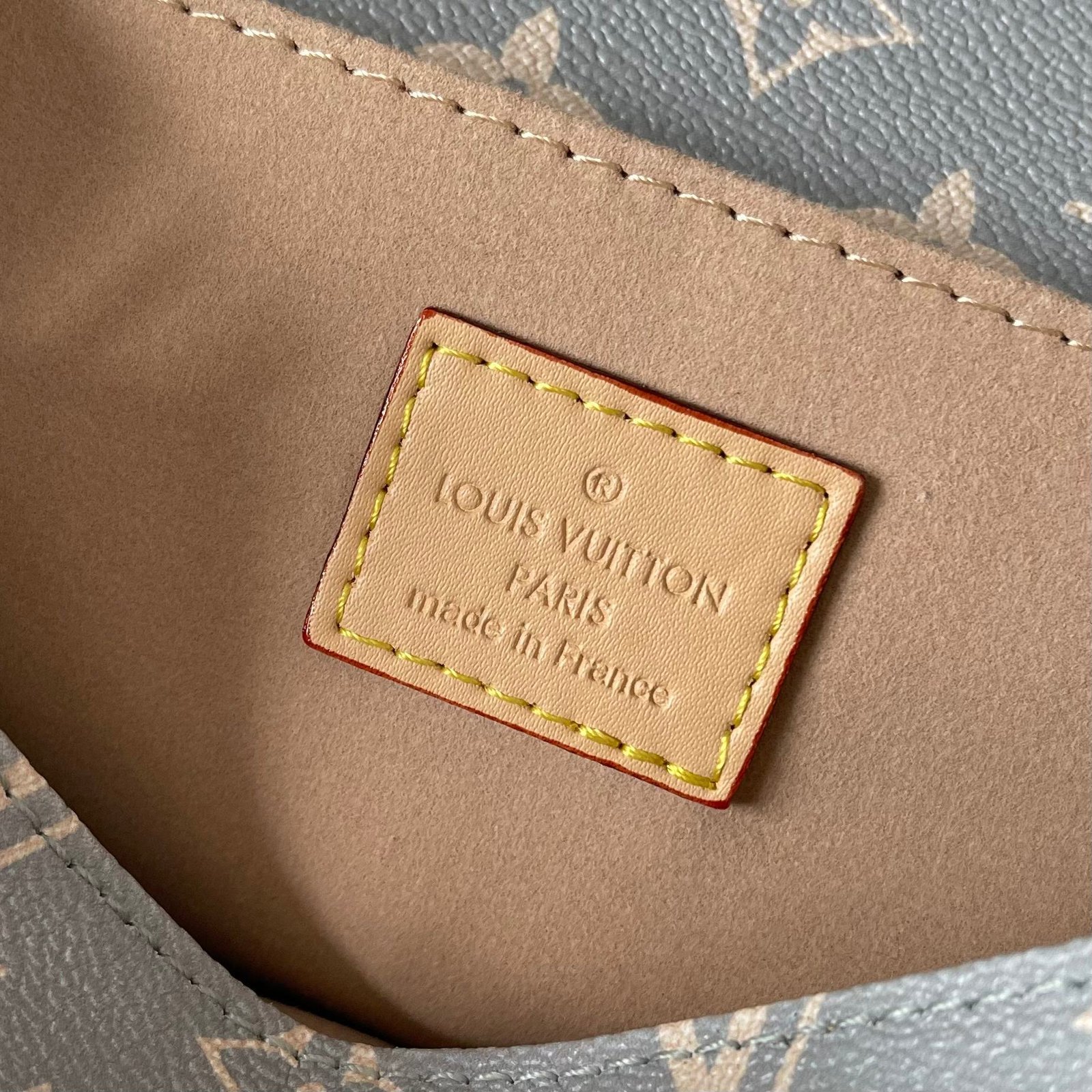 LOUIS VUITTON