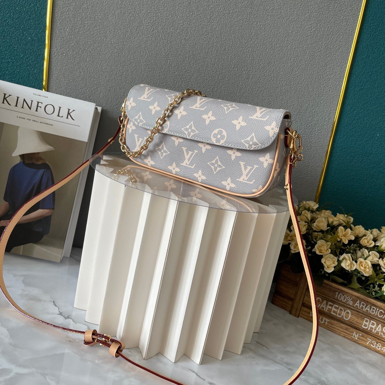 LOUIS VUITTON