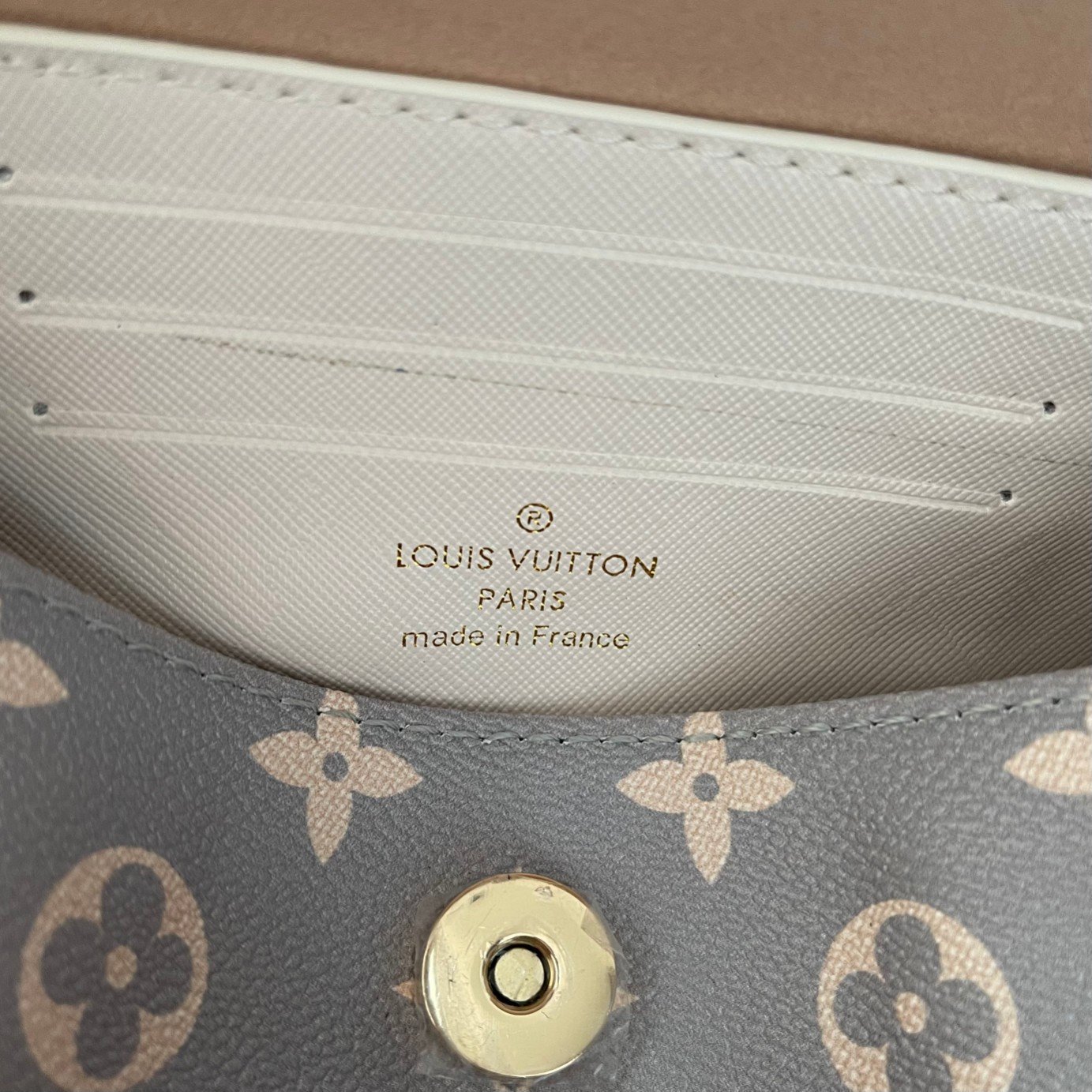 LOUIS VUITTON
