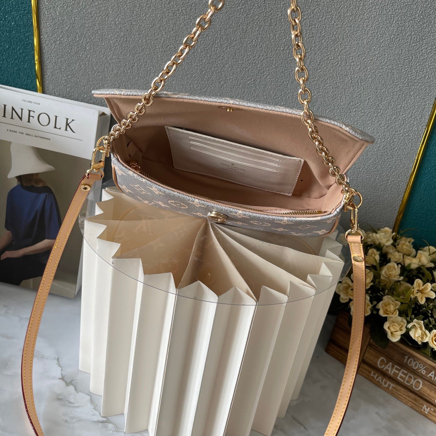 LOUIS VUITTON