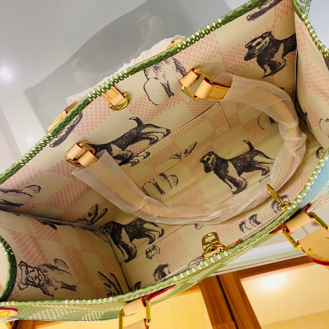 LOUIS VUITTON