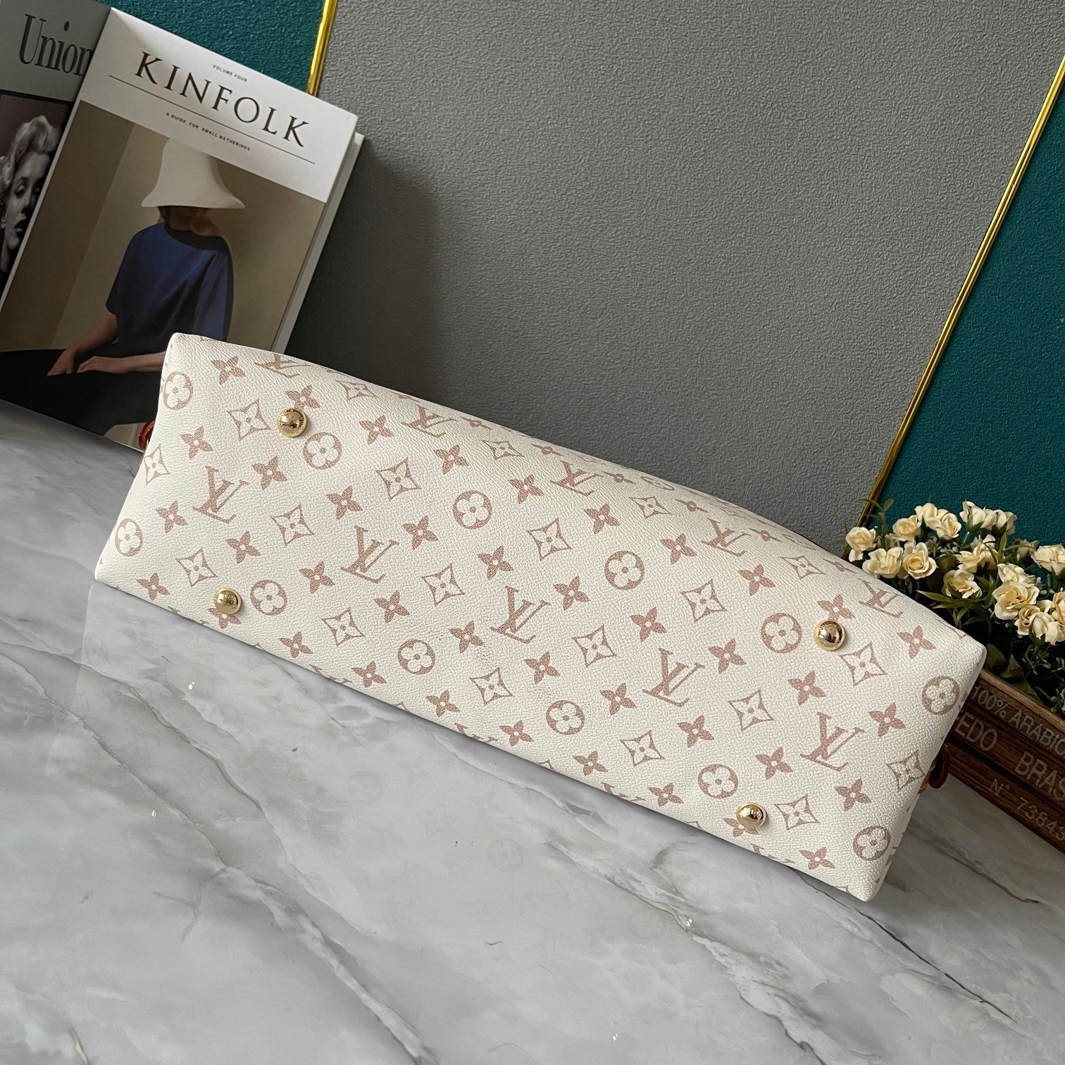LOUIS VUITTON