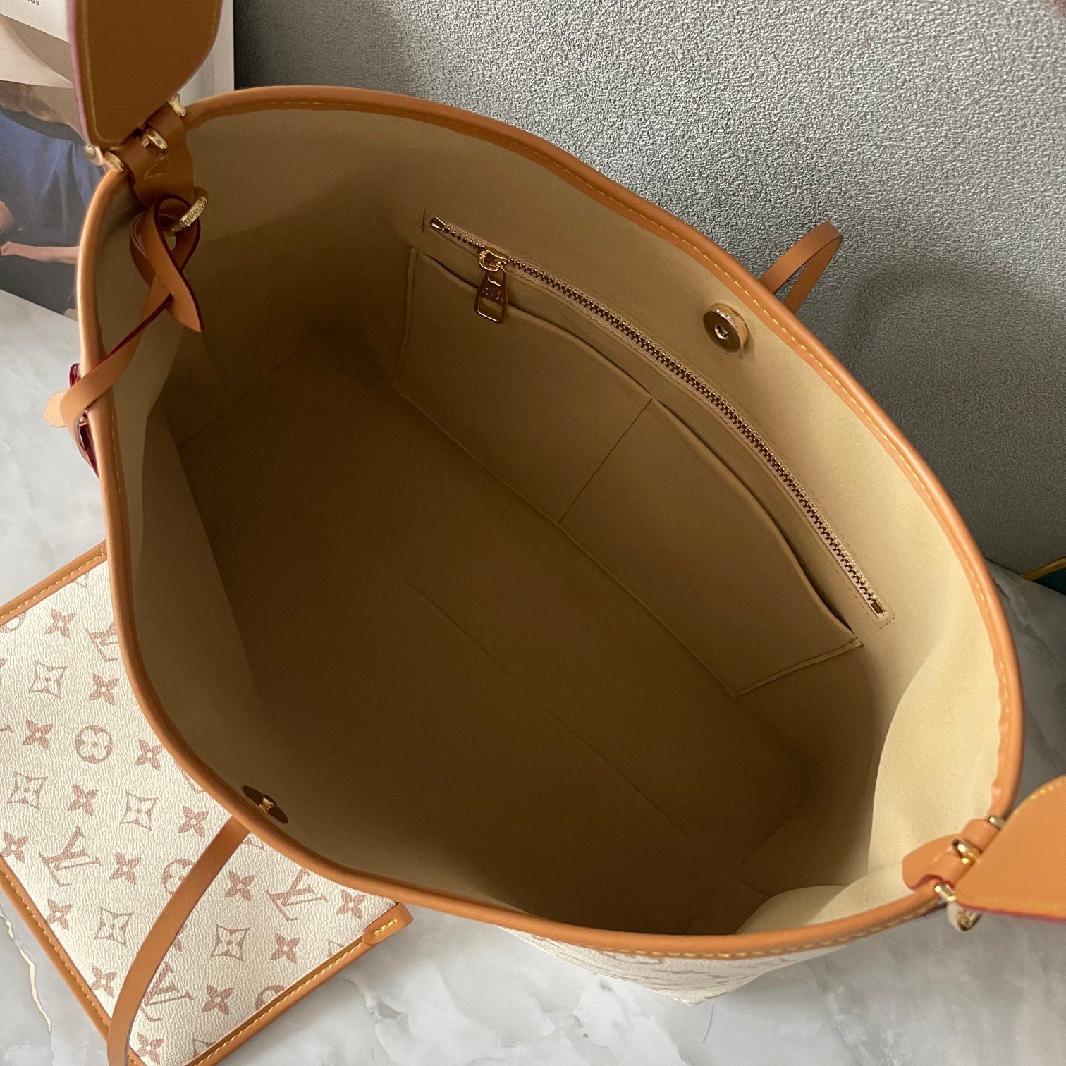 LOUIS VUITTON