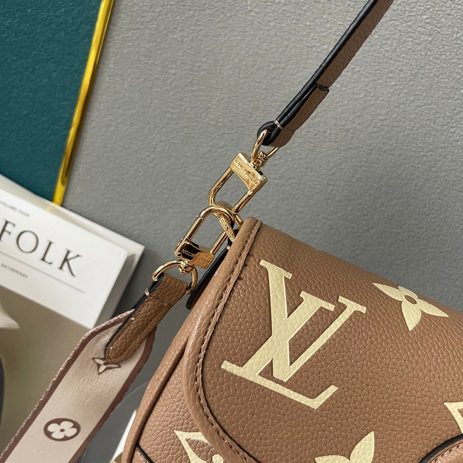 LOUIS VUITTON