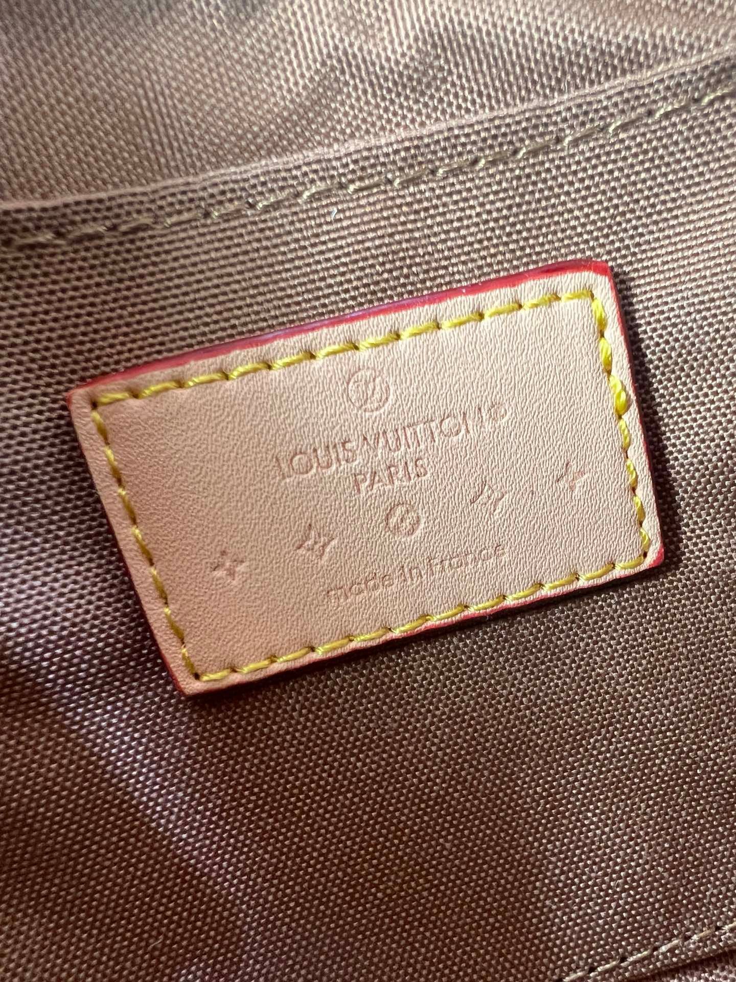 LOUIS VUITTON