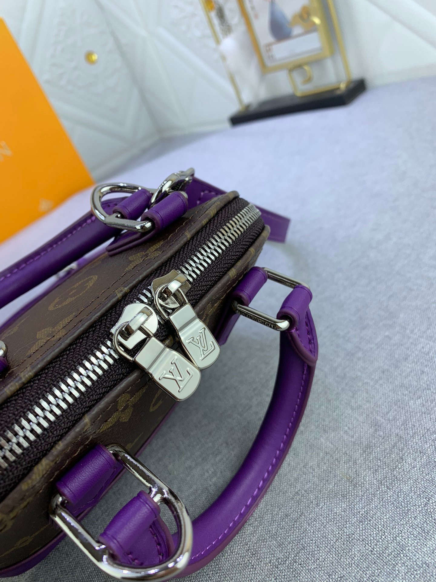 LOUIS VUITTON
