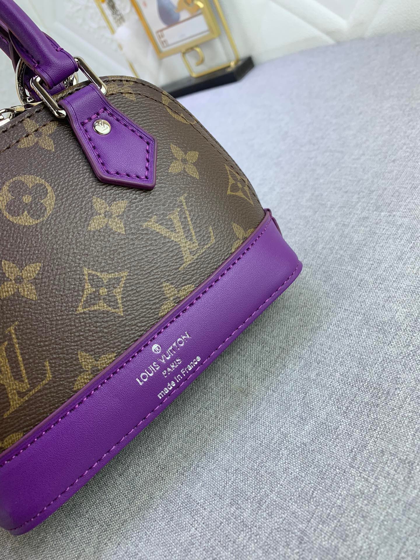 LOUIS VUITTON