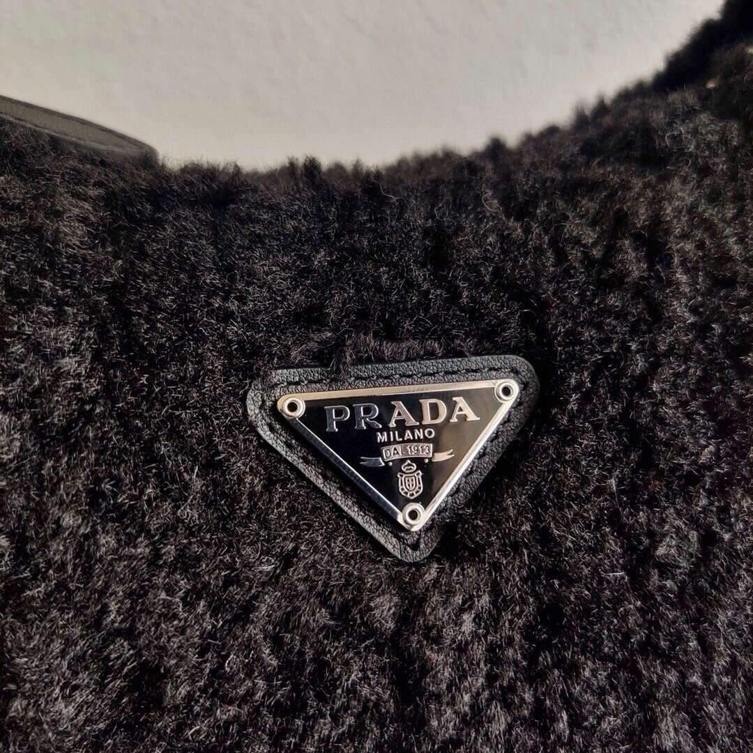 Replica Prada 1NE515 Re Edition 2000 Shearling Mini Bag Black