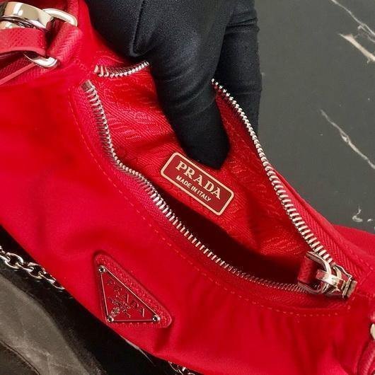 Replica Prada 1BH204 Prada Re-Edition 2005 Nylon Bag Red