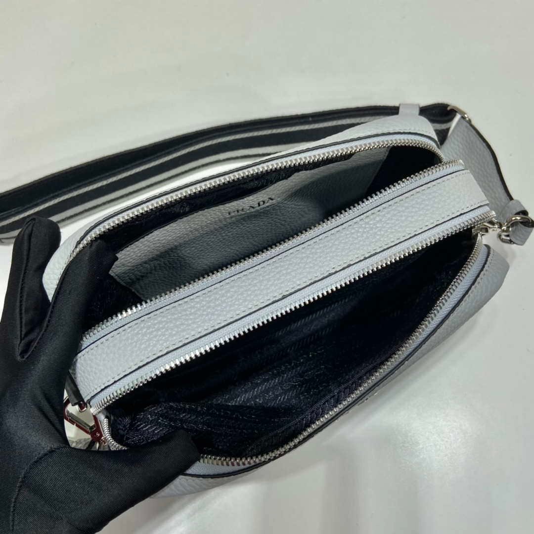 Replica Prada Leather bag with shoulder strap 1BH082 White