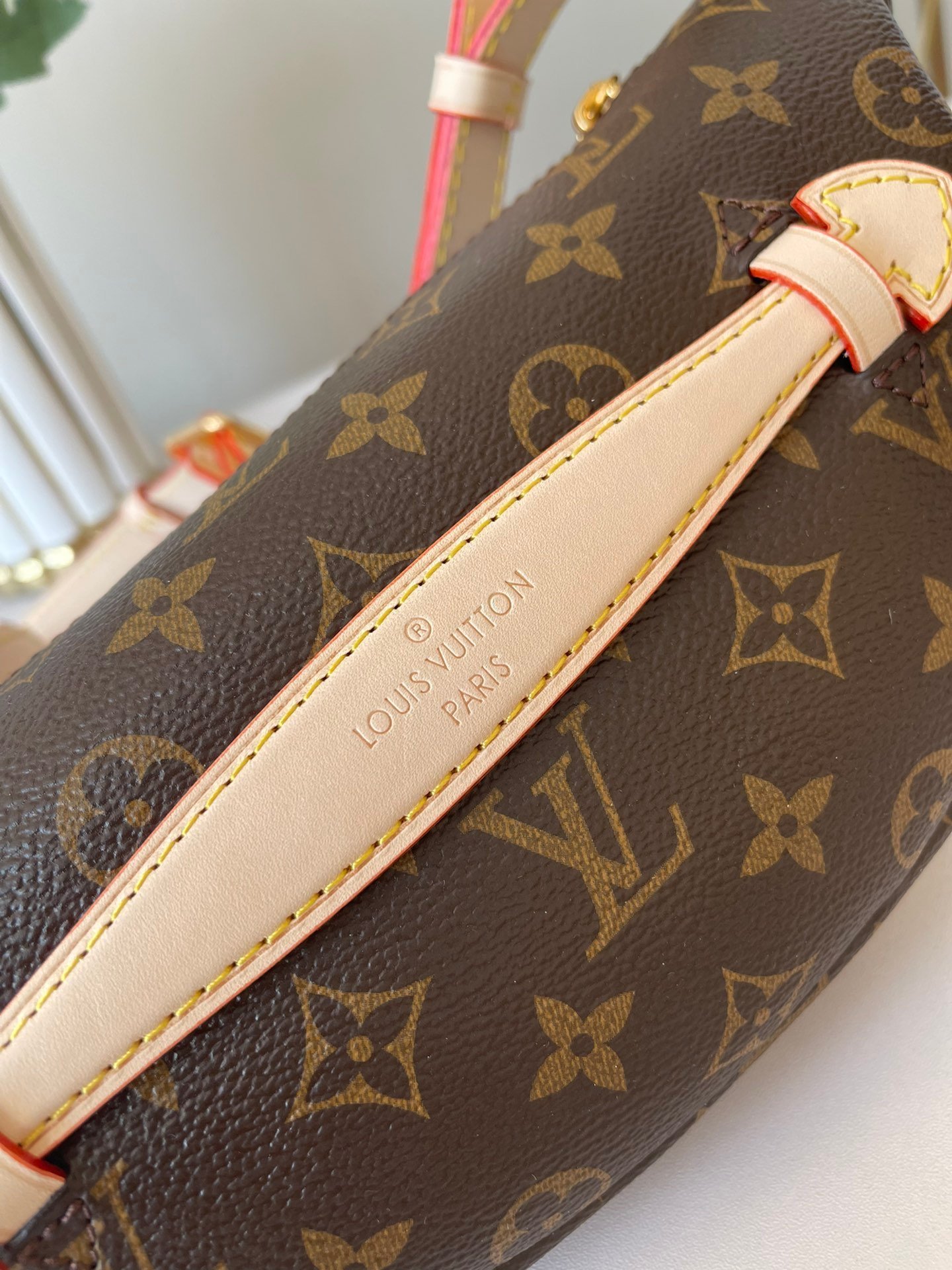 LOUIS VUITTON M43644