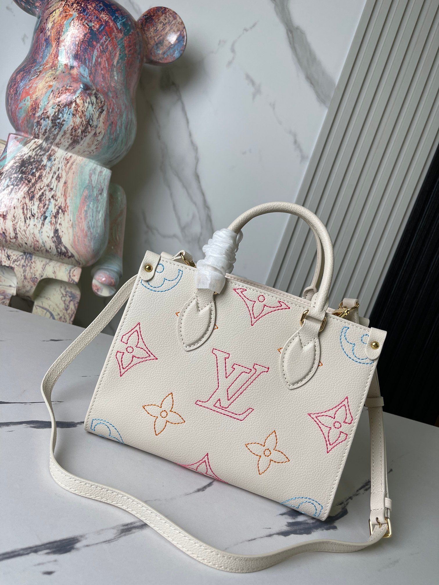 Louis Vuitton / LV Onthego M45653 size:25*19*11.5cm